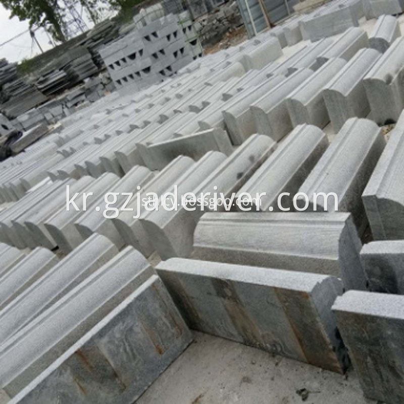 Natural Granite Shaped Decorative Border Stone